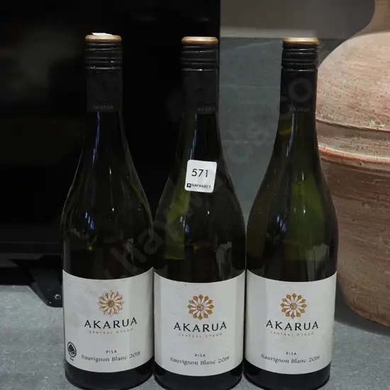 3x bottles Akarua sauvignon blanc 2019