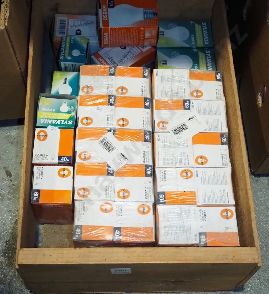 box of light bulbs Image 1++