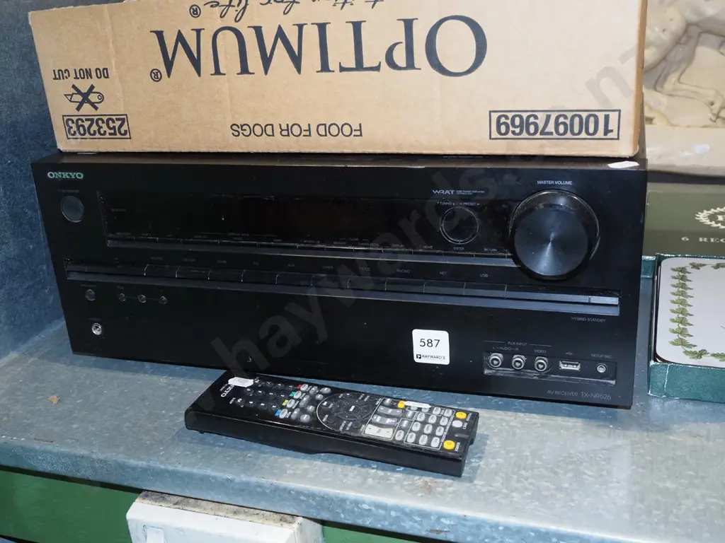 Onkyo AV receiver TX/NR626 and additional cords Image 1++