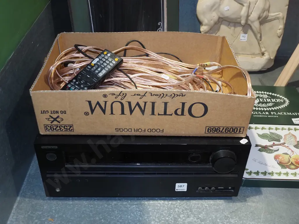 Onkyo AV receiver TX/NR626 and additional cords Image 1++