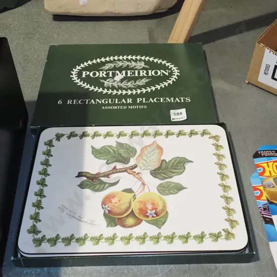 box; Portmeirion placemats - slight damage to lid