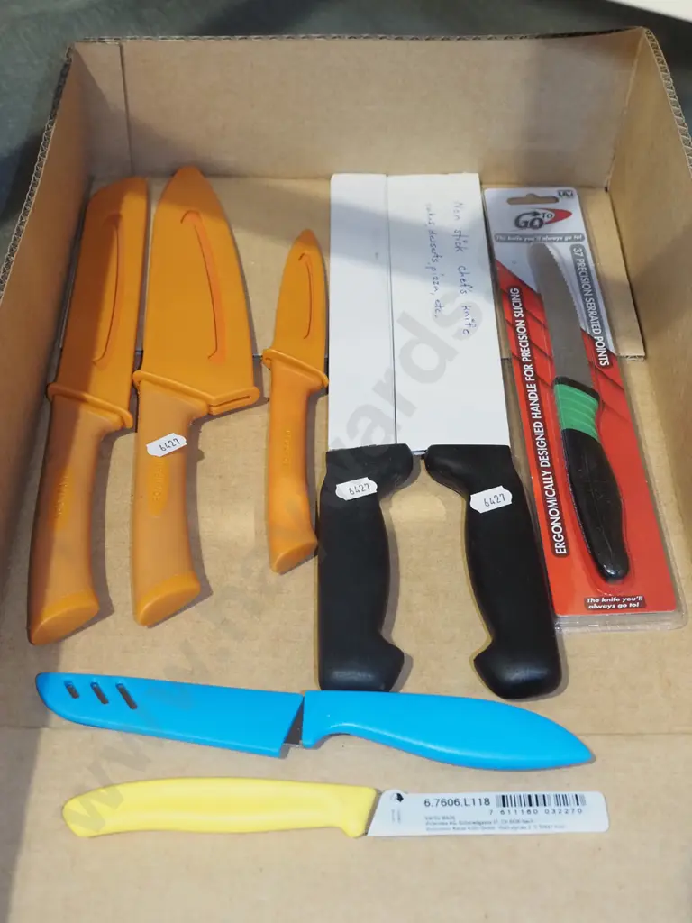box of knives Image 1++