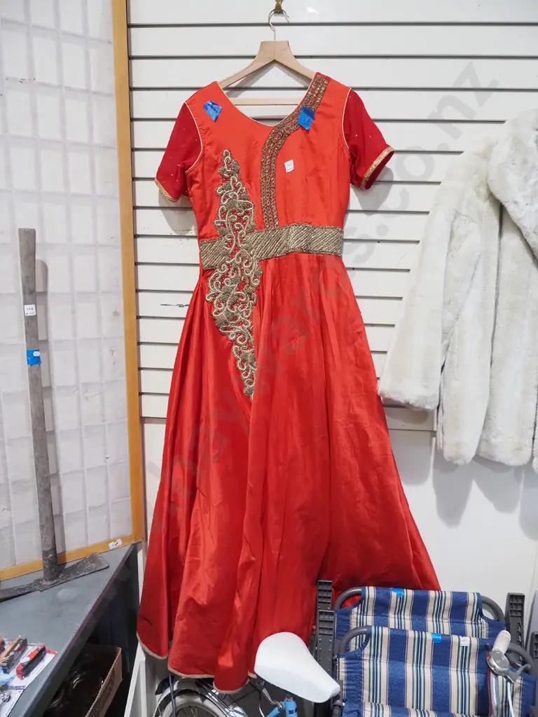 red and gold dress - size unknown Image 1++