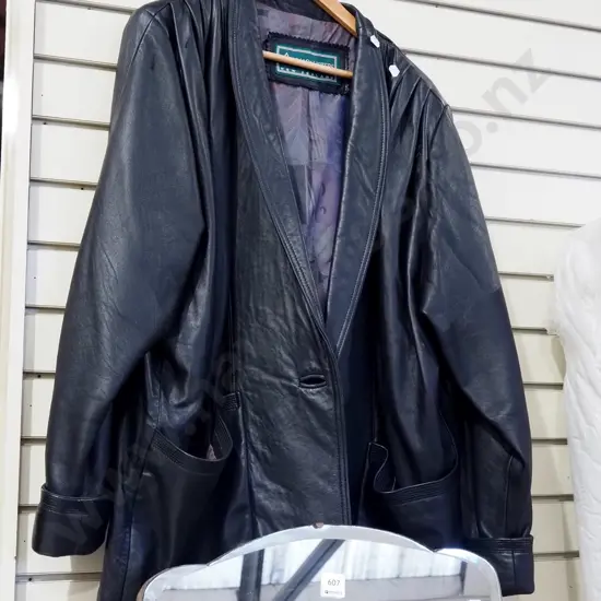 MacAlisters leather jacket - unknown size