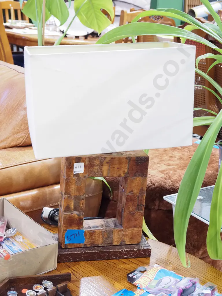 unusual wood based table lamp H505 Image 1++