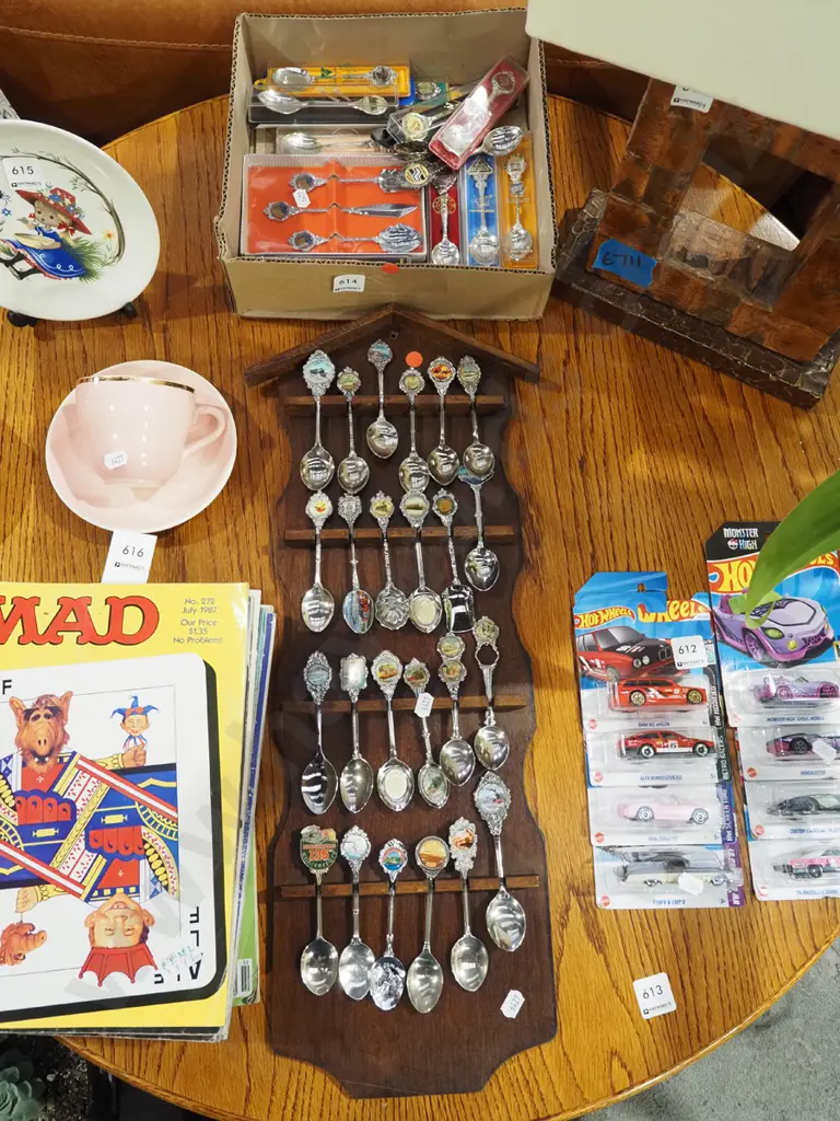 boxed souvenir teaspoons and rack with spoons - red dots Image 1++