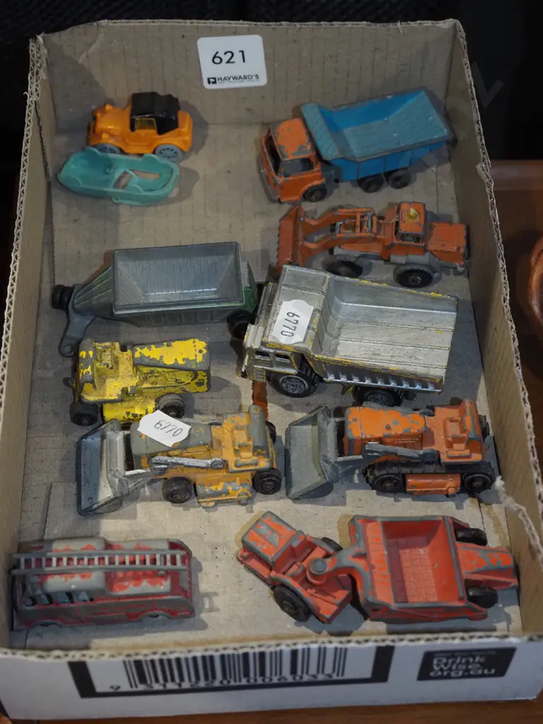 box; toy vehicles Image 1++
