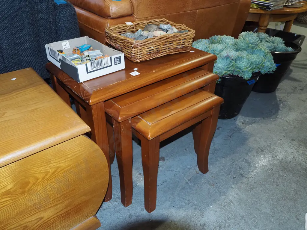 nest of 3 rimu tables Image 1++