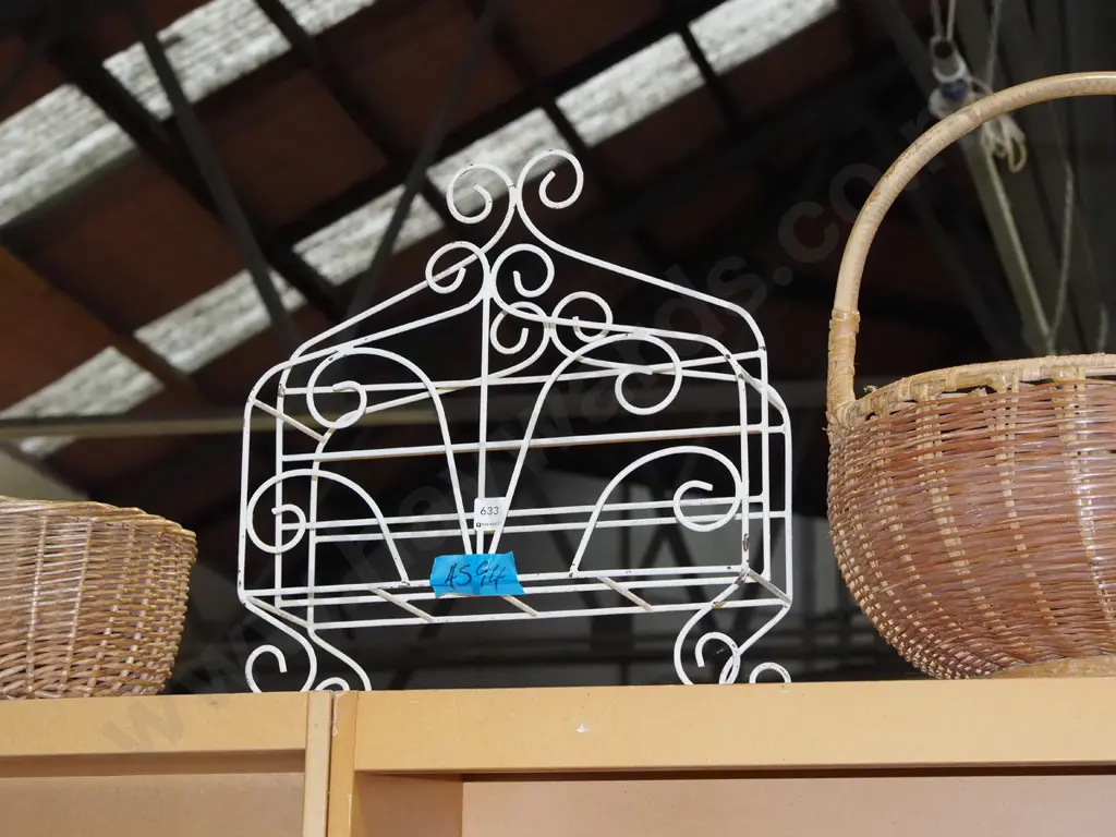 retro bent metal magazine rack Image 1++