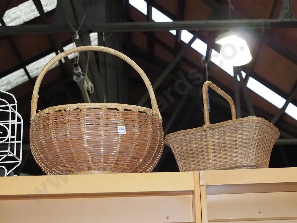 2x cane baskets Image 1++