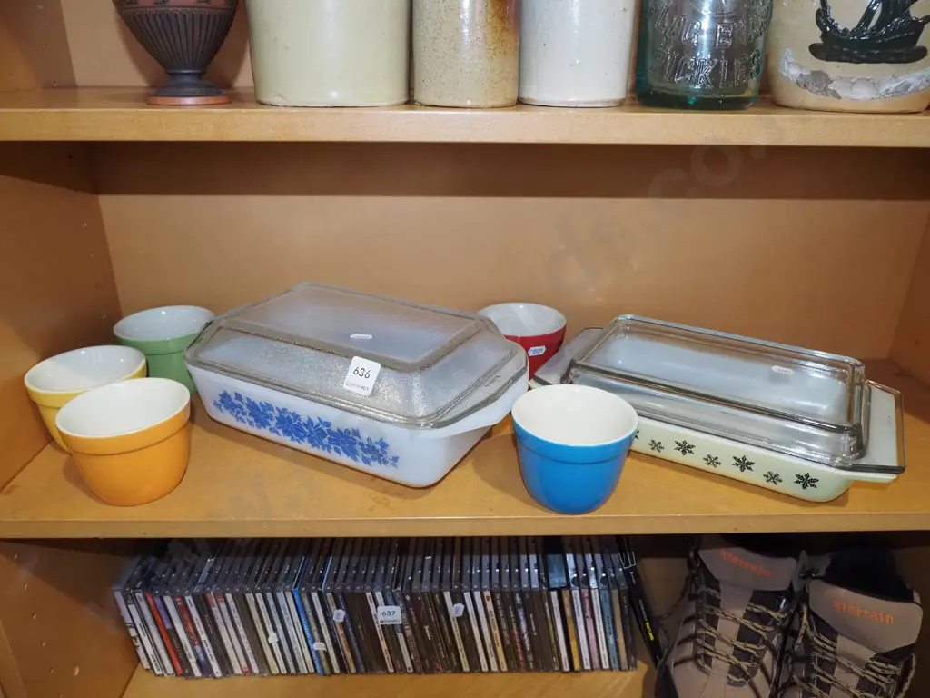 2x mid century pyrex  baking dishes, rammekins Image 1++