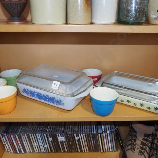 2x mid century pyrex  baking dishes, rammekins