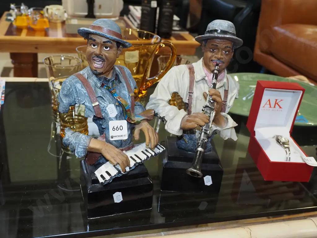 2x composite figurines - musicians H260 Image 1++