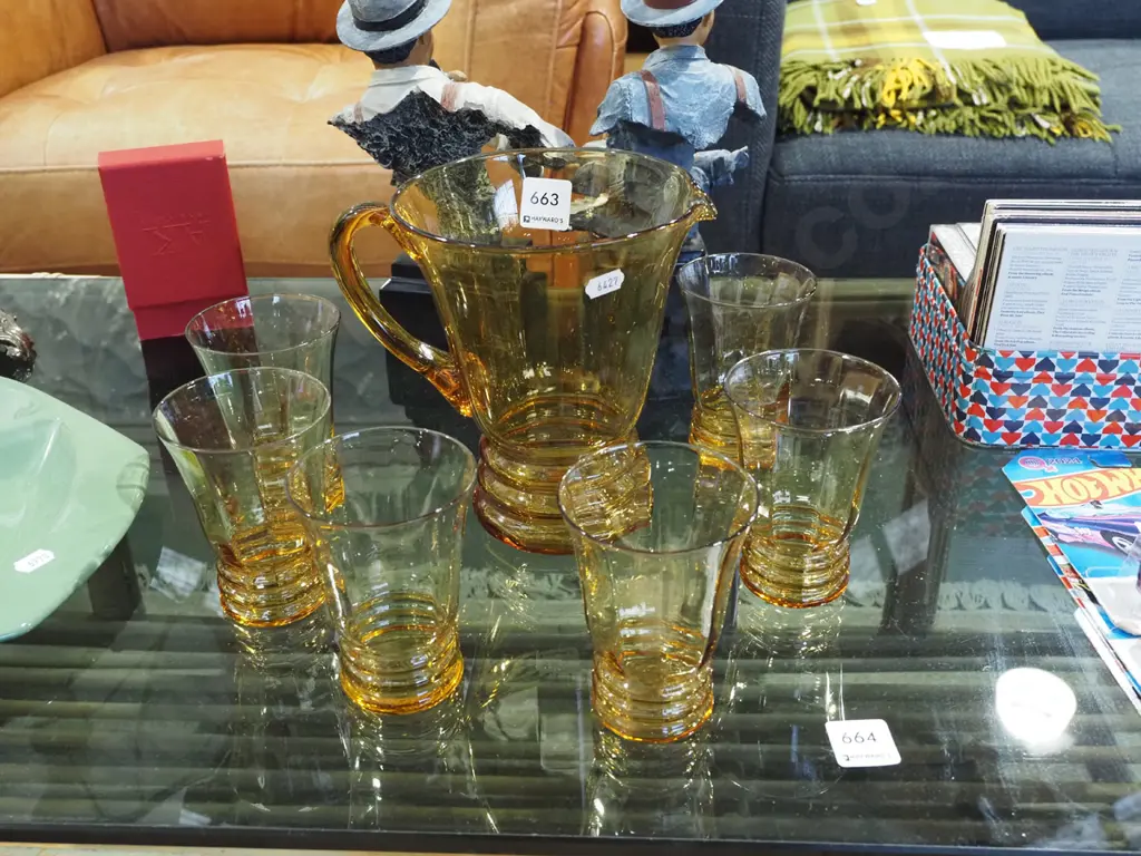 amber glass water jug with 6 tumblers Image 1++