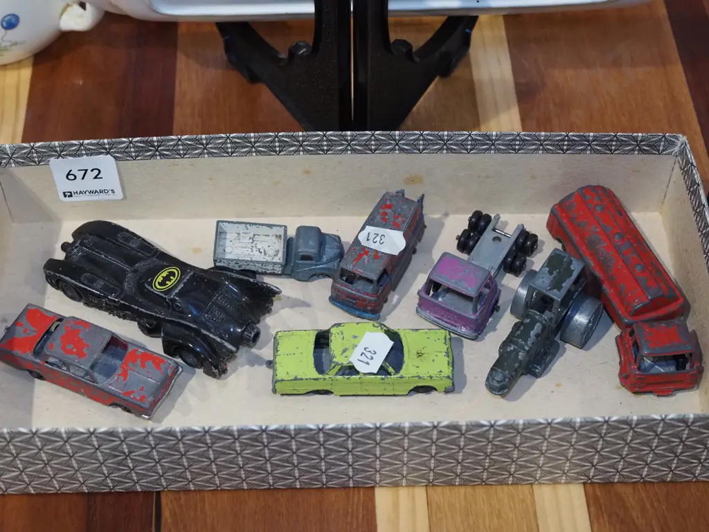 box of model vehicles Image 1++