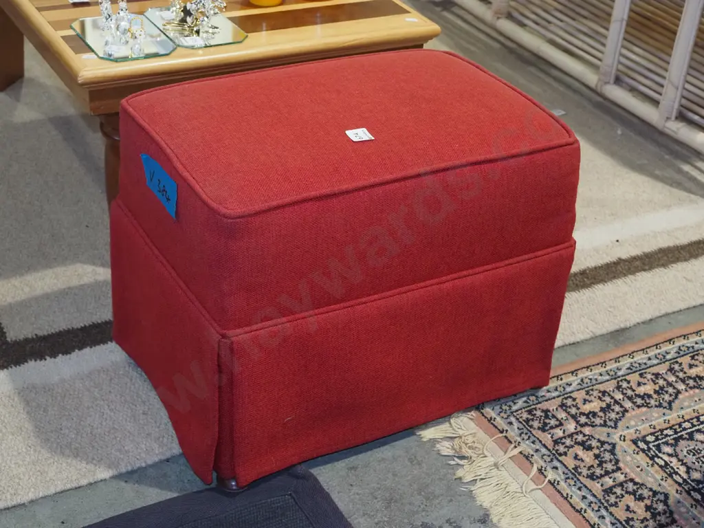 red upholstered ottoman Image 1++