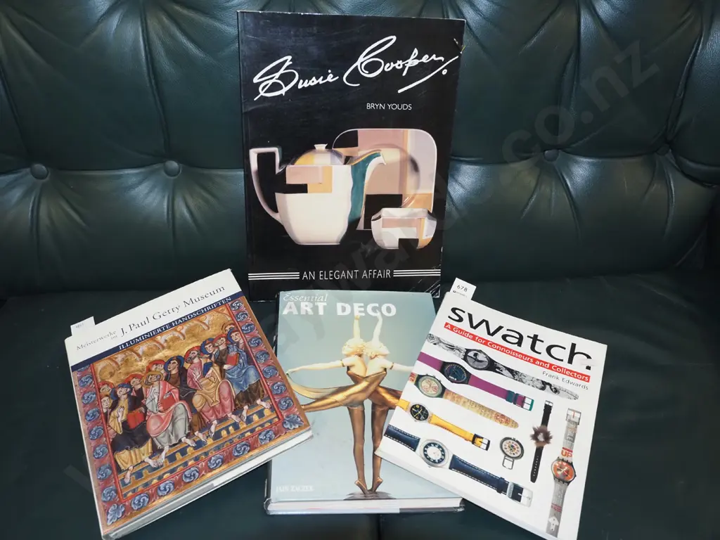 4x coffee table books Image 1++