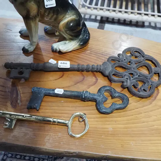 3x large decorative keys Longest L350