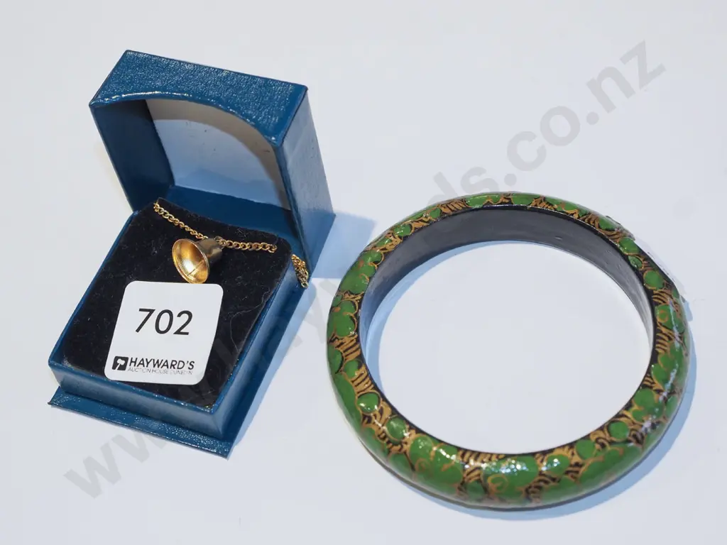green bangle & bell pendant necklace Image 1++