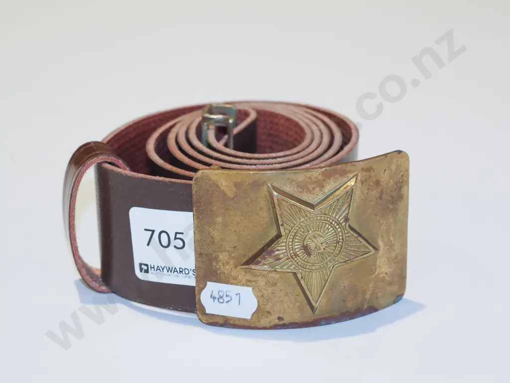 brown leather belt & buckle Image 1++