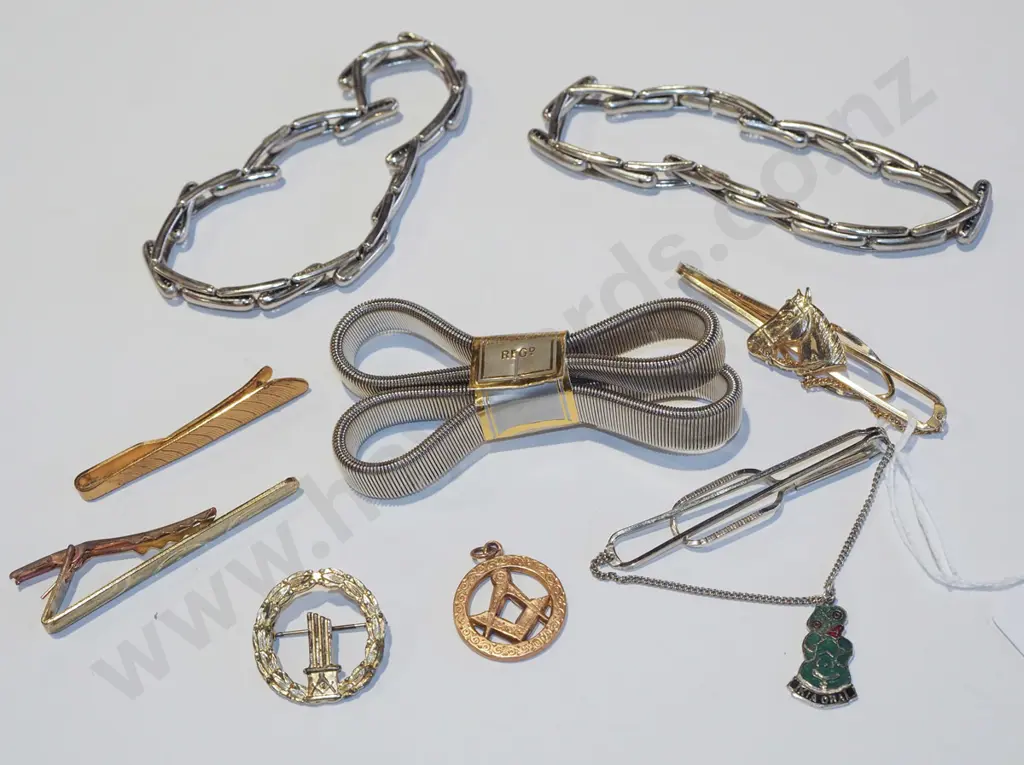tray; pendant, badge tie clip etc Image 1++