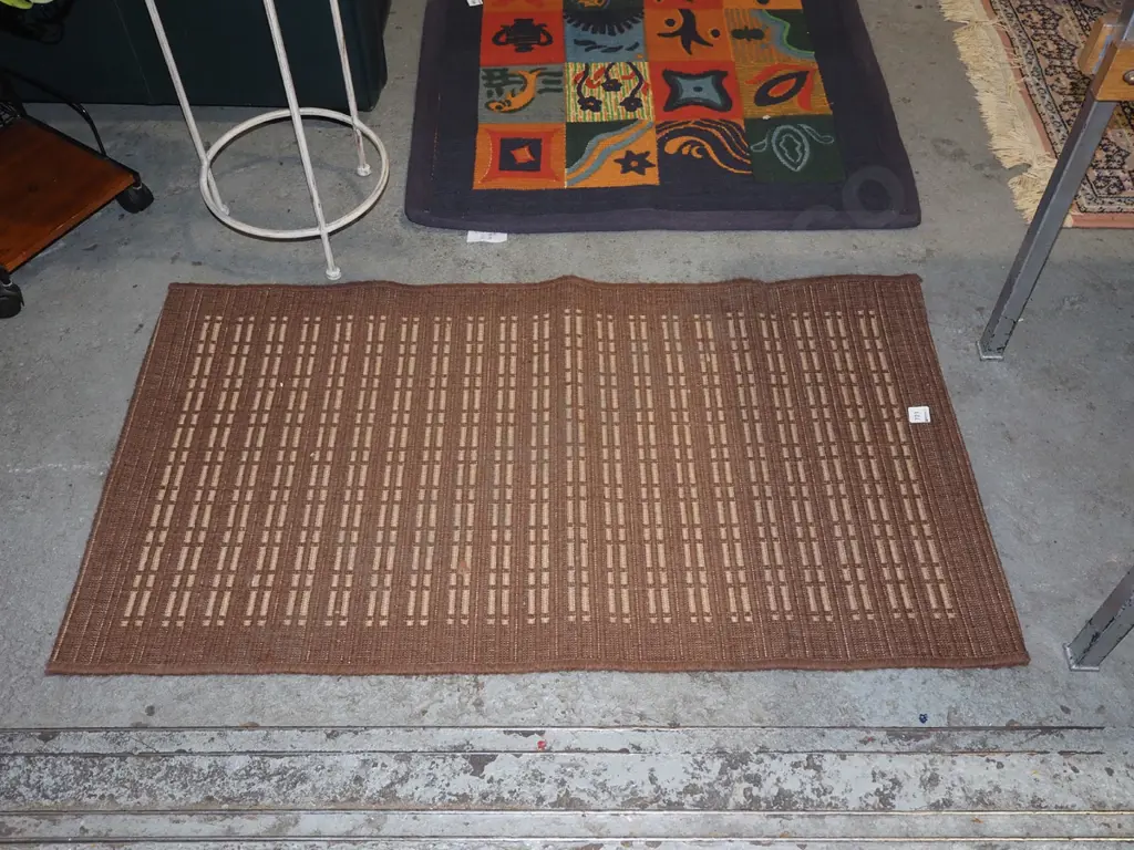 small woven acrylic floor mat L1060 W600 Image 1++