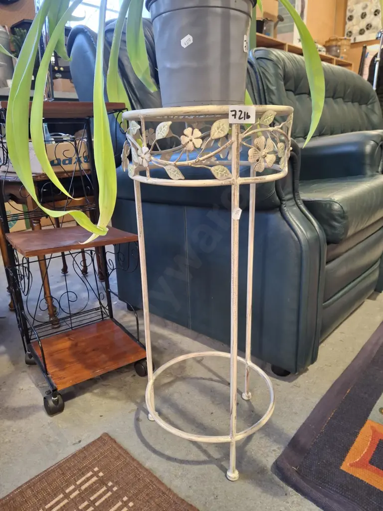 cream metal plant stand H650 Image 1++
