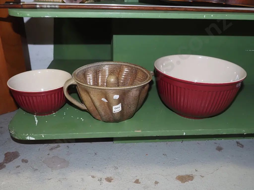 salt glazed jelly mould, 2x mixing bowls Image 1++