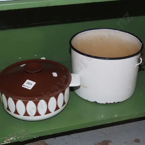enamel pail, small enamel lidded casserole Diam200