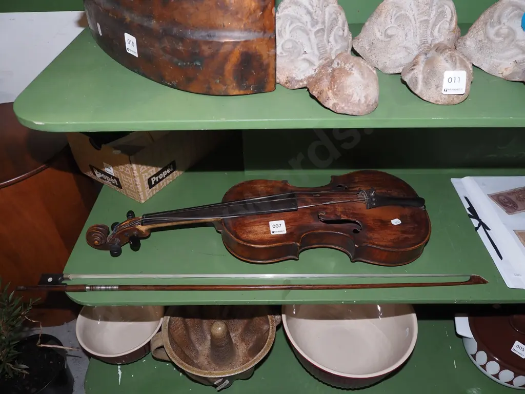 violin and bow Image 1++