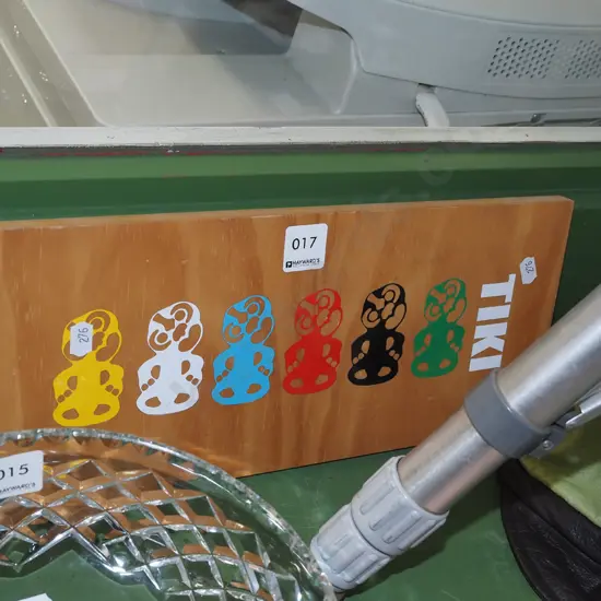 tiki prints on board