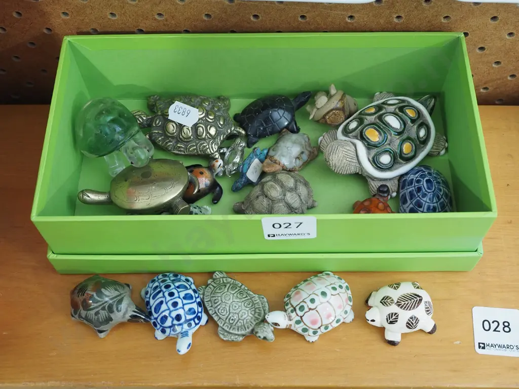miniature turtle figurines Image 1++