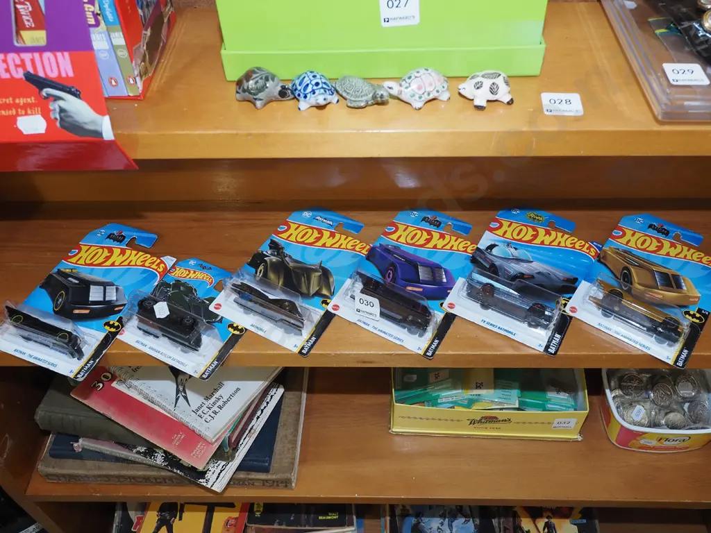 Batman - 6x as new carded Hotwheels vehicles  Image 1++