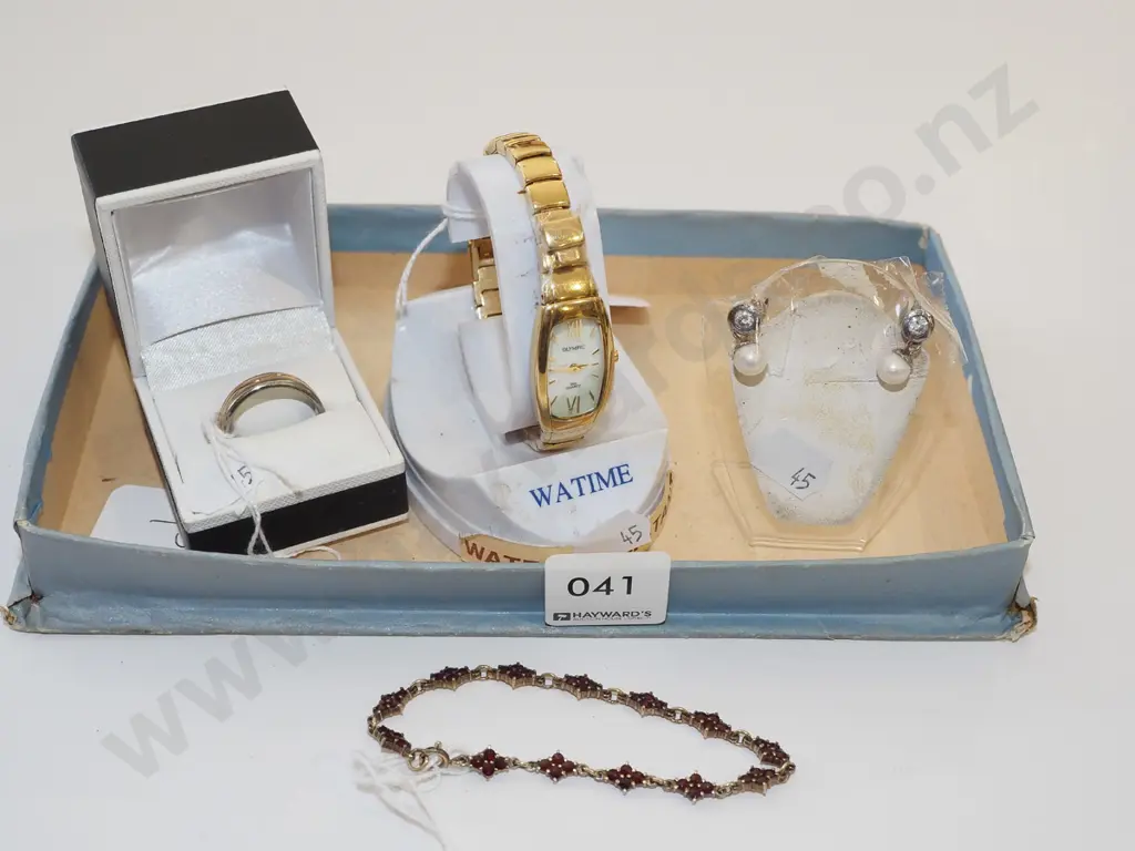 box; wristwatch, gents ring, earrings, bracelet Image 1++