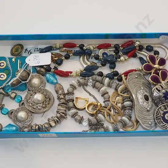 tray of costume jewellery