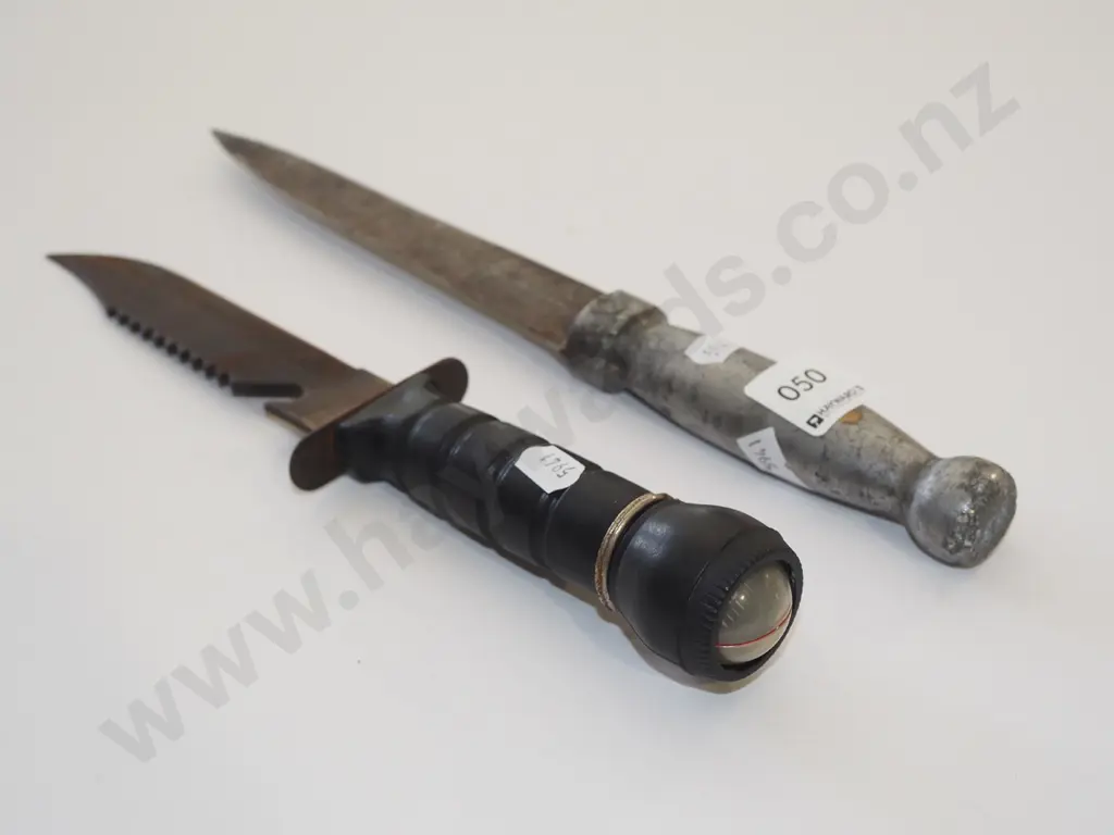 2x hunting knives Image 1++