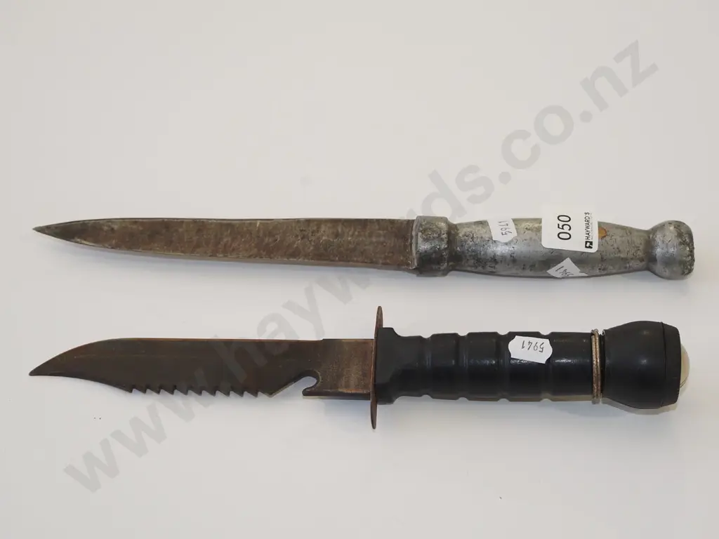 2x hunting knives Image 1++