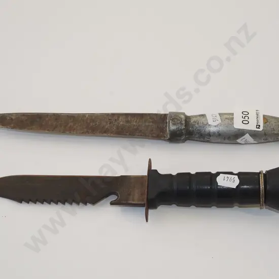 2x hunting knives