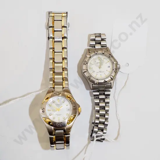2x wristwatches