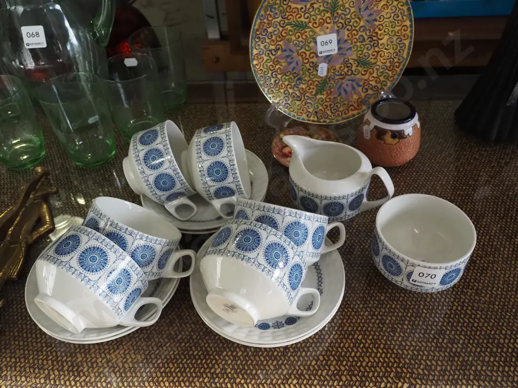 Contessa coffee cups, creamer and sugar Image 1++