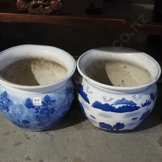 2x blue and white garden planters
