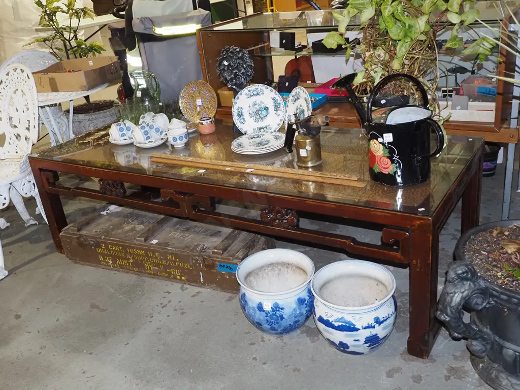 traditional Chinese bed with glass top - large coffee table H510 W1810 D690 Image 1++