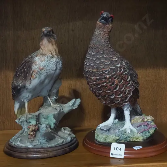 2x composite bird figurines Tallest H260