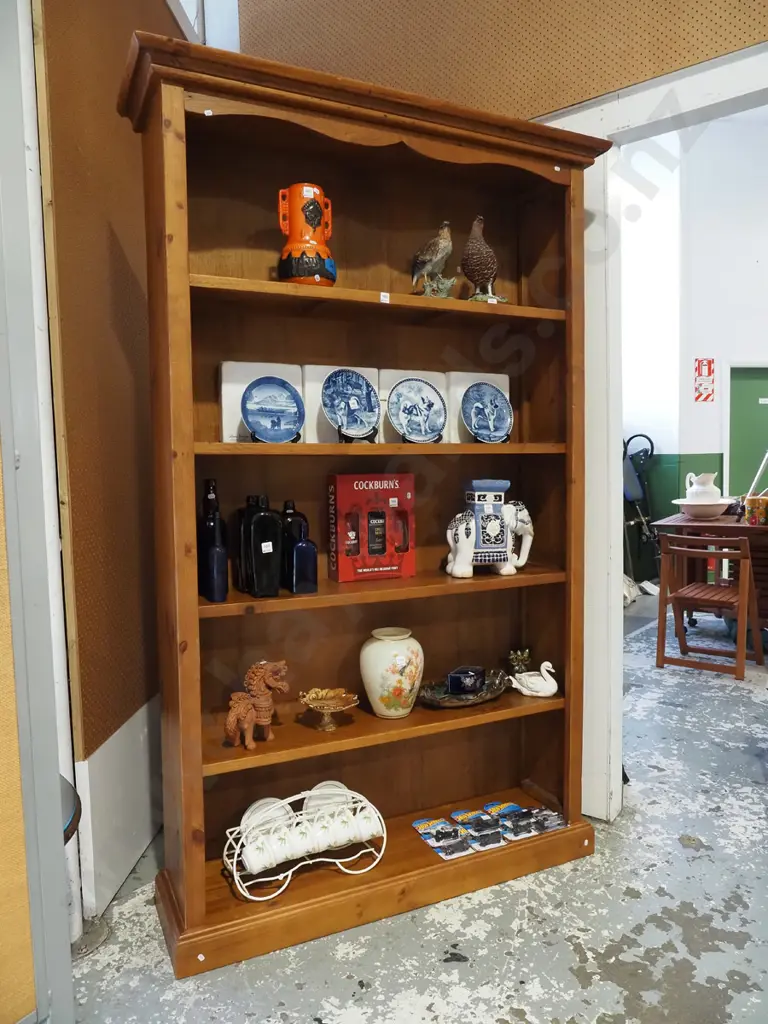 rustic solid pine bookcase H2115 W1310 D320 Image 1++