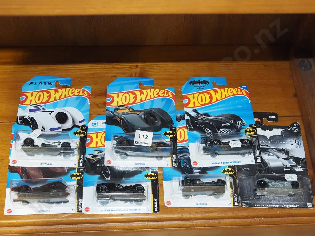 Batman - 7x as new carded Hotwheels vehicles  Image 1++