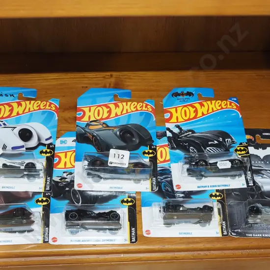 Batman - 7x as new carded Hotwheels vehicles 