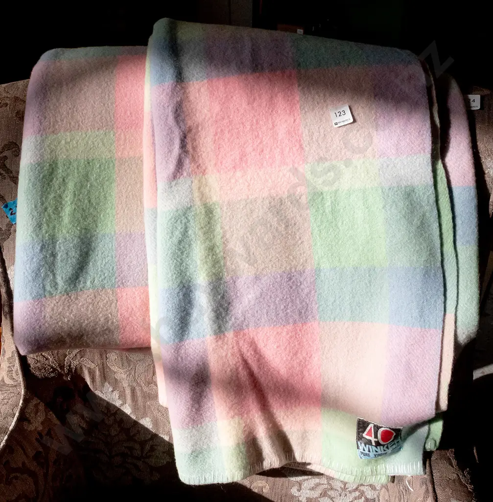 2x checked woollen blankets Image 1++