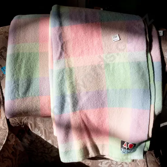 2x checked woollen blankets