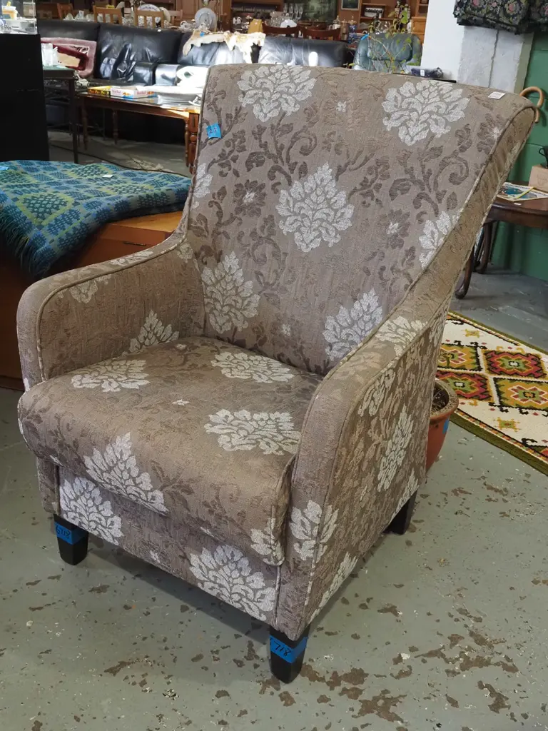contemporary floral armchair Image 1++