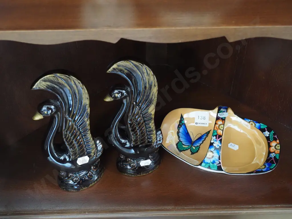 butterfly ceramic basket, 2 x swan figurines H210 Image 1++